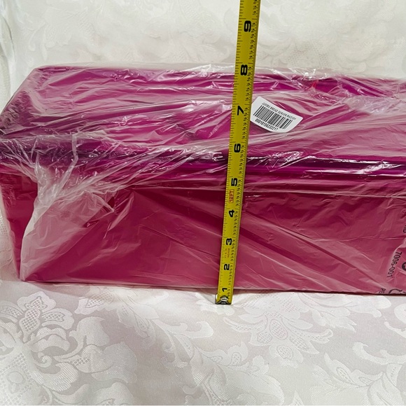 NEW in Package - Tupperware Jumbo Bread Server, 18 cups capacity (LAST one) - Picture 5 of 5